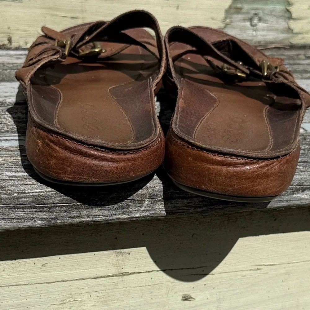 Ecco Women's Dark Brown Leather Sandals Slides size 8 39 distressed flip flops - Picture 11 of 14